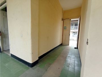 SE VENDE PROPIEDAD  CASA + LOTE EN VIJES
