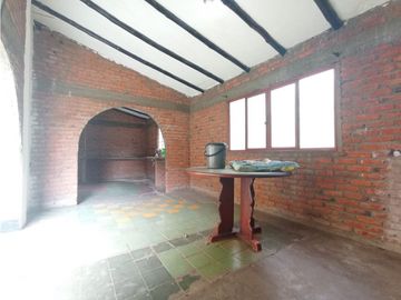 SE VENDE PROPIEDAD  CASA + LOTE EN VIJES