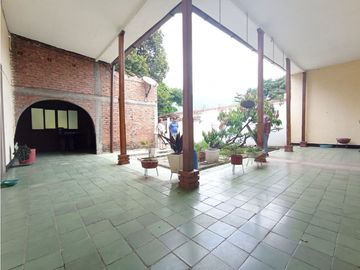 SE VENDE PROPIEDAD  CASA + LOTE EN VIJES