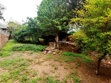 SE VENDE PROPIEDAD  CASA + LOTE EN VIJES