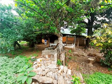 SE VENDE PROPIEDAD  CASA + LOTE EN VIJES