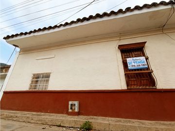 SE VENDE PROPIEDAD  CASA + LOTE EN VIJES