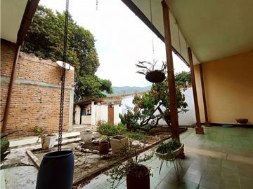 SE VENDE PROPIEDAD  CASA + LOTE EN VIJES