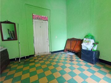SE VENDE PROPIEDAD  CASA + LOTE EN VIJES