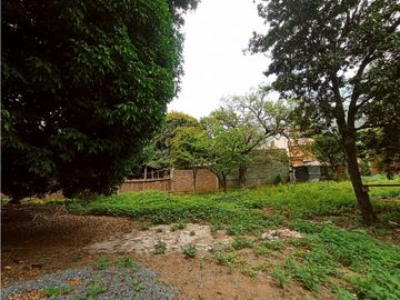 SE VENDE PROPIEDAD  CASA + LOTE EN VIJES
