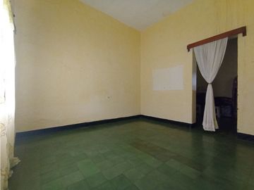 SE VENDE PROPIEDAD  CASA + LOTE EN VIJES