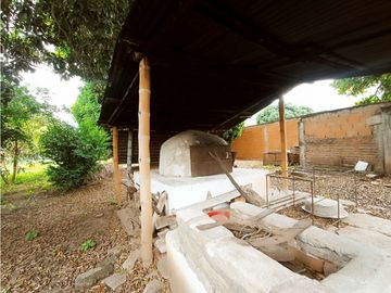 SE VENDE PROPIEDAD  CASA + LOTE EN VIJES