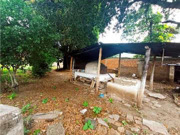 SE VENDE PROPIEDAD  CASA + LOTE EN VIJES