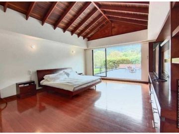 OPORTUNIDAD VENDO EXCLUSIVA CASA EN KALAMARY CLUB HOUSE CHIA