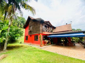 Casa campestre independiente en venta Envigado - Loma El Escobero
