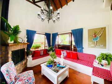 Casa campestre independiente en venta Envigado - Loma El Escobero