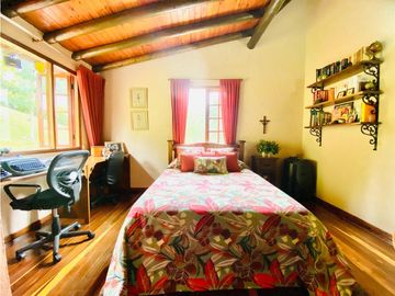 Casa campestre independiente en venta Envigado - Loma El Escobero