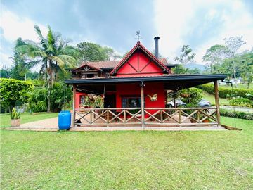 Casa campestre independiente en venta Envigado - Loma El Escobero