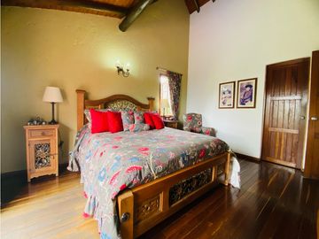 Casa campestre independiente en venta Envigado - Loma El Escobero