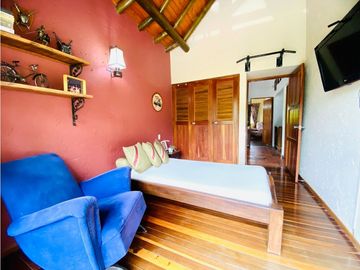 Casa campestre independiente en venta Envigado - Loma El Escobero
