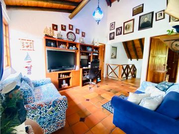 Casa campestre independiente en venta Envigado - Loma El Escobero