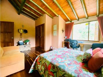 Casa campestre independiente en venta Envigado - Loma El Escobero