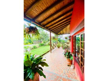 Casa campestre independiente en venta Envigado - Loma El Escobero