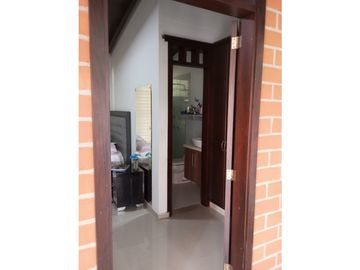VENDO CASA  CAMPESTRE  CERCA A LA CIUDAD