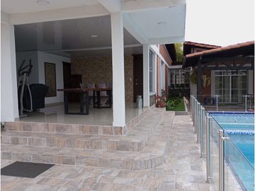VENDO CASA  CAMPESTRE  CERCA A LA CIUDAD