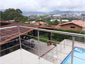 VENDO CASA  CAMPESTRE  CERCA A LA CIUDAD