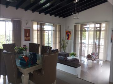 VENDO CASA  CAMPESTRE  CERCA A LA CIUDAD