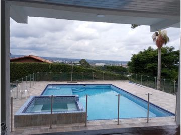 VENDO CASA  CAMPESTRE  CERCA A LA CIUDAD