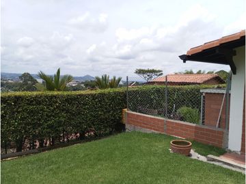 VENDO CASA  CAMPESTRE  CERCA A LA CIUDAD