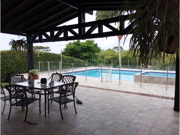 VENDO CASA  CAMPESTRE  CERCA A LA CIUDAD