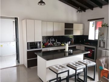 VENDO CASA  CAMPESTRE  CERCA A LA CIUDAD
