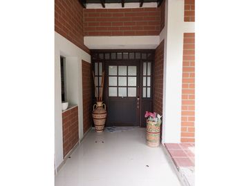 VENDO CASA  CAMPESTRE  CERCA A LA CIUDAD