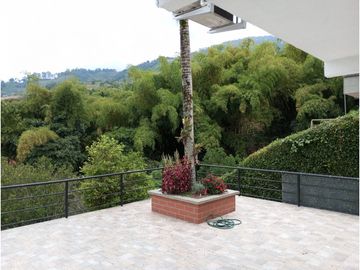 VENDO CASA  CAMPESTRE  CERCA A LA CIUDAD