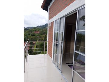 VENDO CASA  CAMPESTRE  CERCA A LA CIUDAD