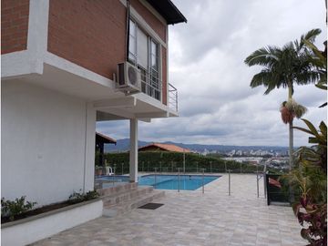 VENDO CASA  CAMPESTRE  CERCA A LA CIUDAD