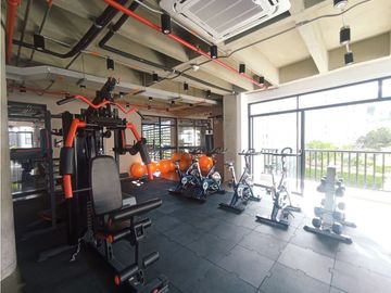 SE VENDE HERMOSO APARTA-ESTUDIO AMOBLADO EN EL BARRIO LA FLORA