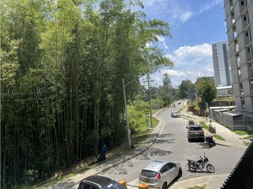 VENTA APARTAMENTO SOBRE LA AVENIDA CENTENARIO ARMENIA Q.