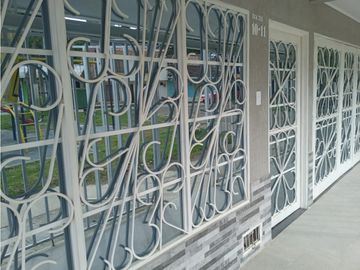LUXA VENDE CASA  NUEVA BARRIO EL RETIRO SECTOR SUR