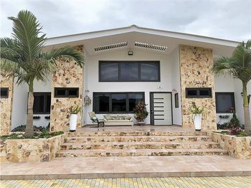 Mansión en venta en El Retiro - corredor de Las Palmas