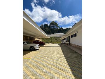 Mansión en venta en El Retiro - corredor de Las Palmas