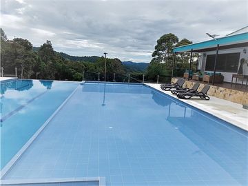 Mansión en venta en El Retiro - corredor de Las Palmas