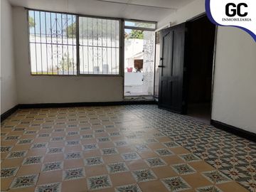Se vende casa en el centro soledad