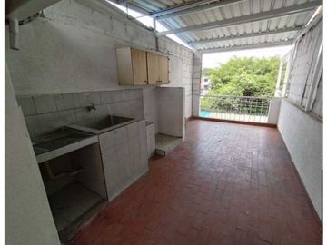 Se vende casa de dos pisos más terraza Brisas de los lamos Norte Cali