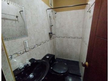Se vende casa de dos pisos más terraza Brisas de los lamos Norte Cali