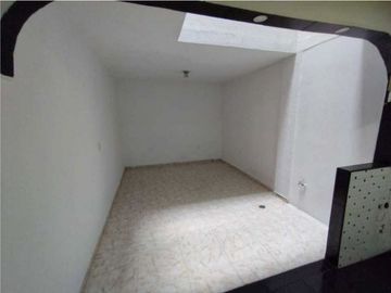 Se vende casa de dos pisos más terraza Brisas de los lamos Norte Cali