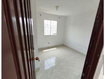 Se vende casa de dos pisos más terraza Brisas de los lamos Norte Cali