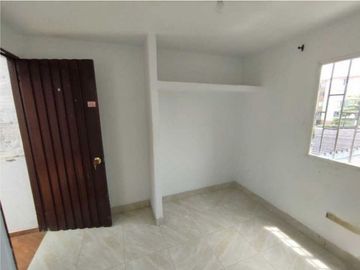 Se vende casa de dos pisos más terraza Brisas de los lamos Norte Cali