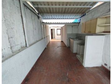 Se vende casa de dos pisos más terraza Brisas de los lamos Norte Cali