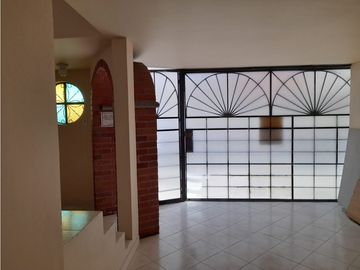 LUXA VENDE CASA BARRIO CATAY EN CONJUNTO