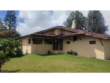 VENDO FINCA 10 MIL MTS UNIDAD CERRADA VIA A LA CEJA CH