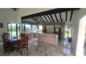 VENDO FINCA 10 MIL MTS UNIDAD CERRADA VIA A LA CEJA CH